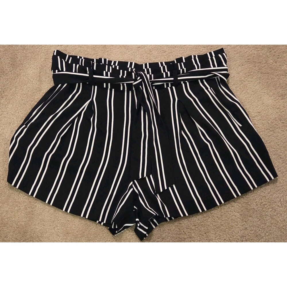 Torrid Paperbag High Rise Striped Tie Waist Shorts Pockets Plus 20